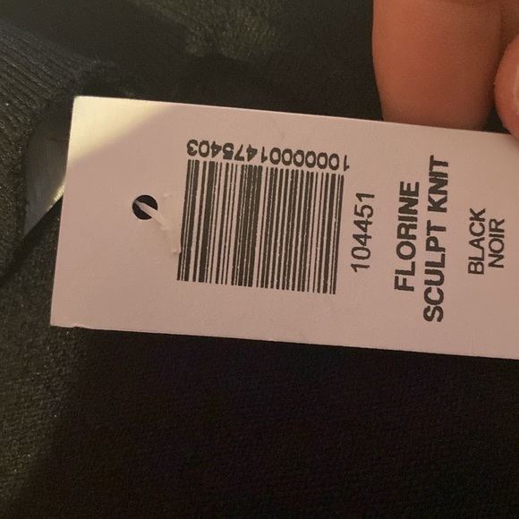 Woman’s black turtle neck with open chest - Picture 5 of 5